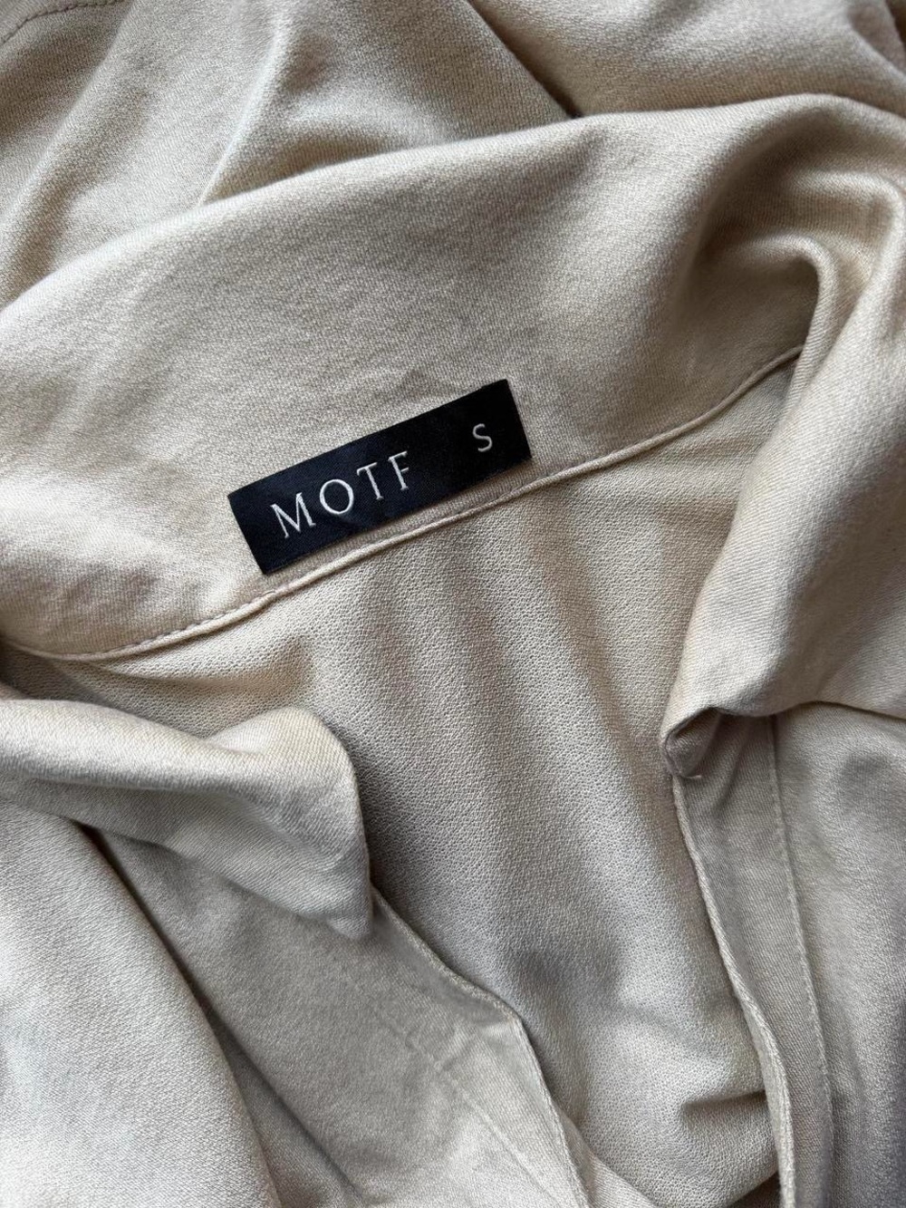 MOTF Beige Ruched Button-Down Shirt - Picture 6 of 7